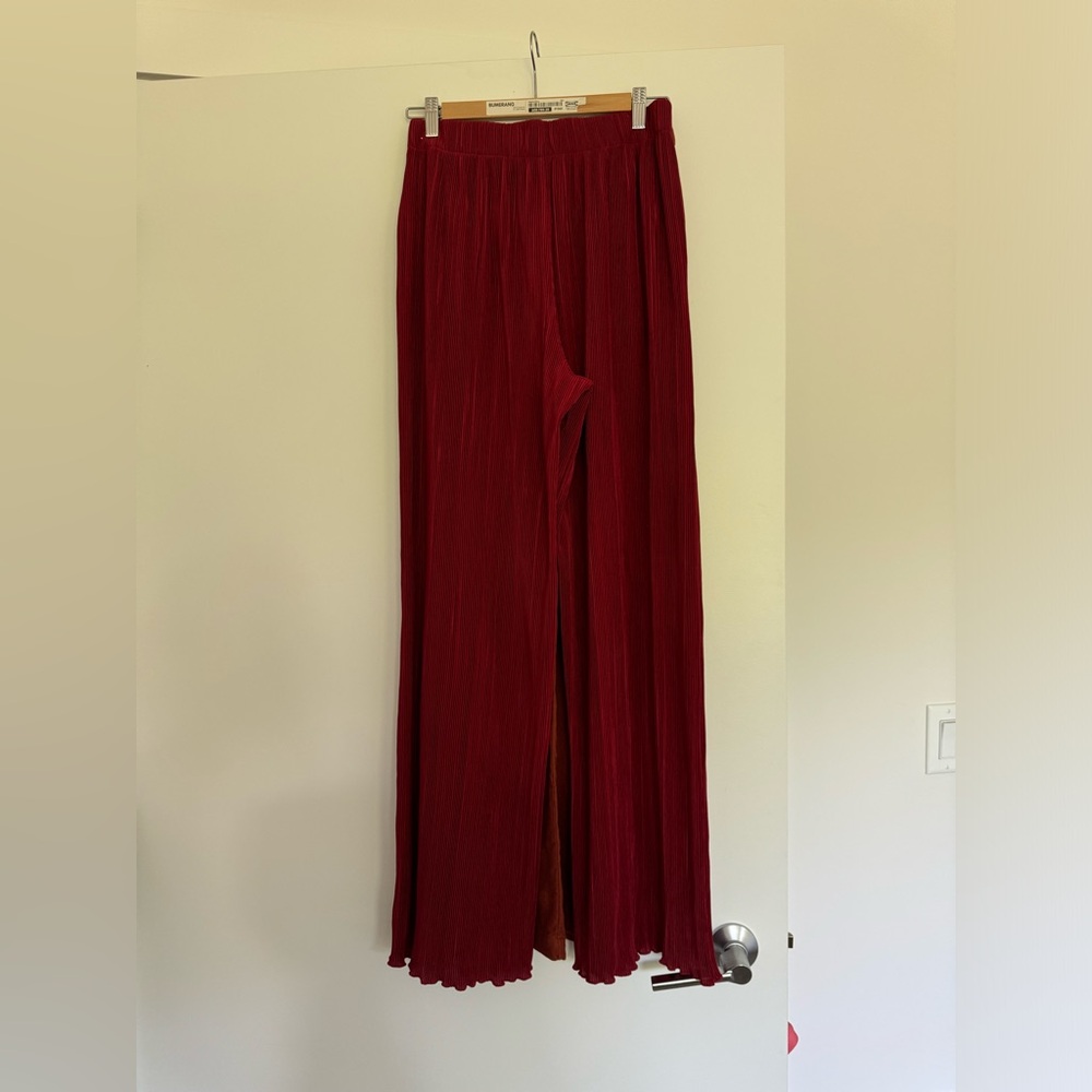 Abercrombie & Fitch - Red Crinkle Pant